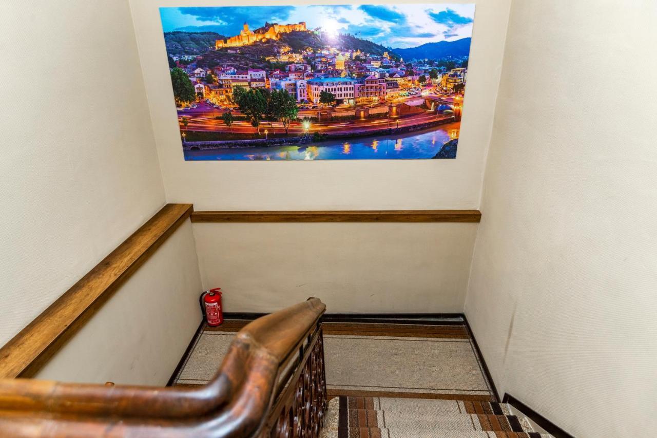 Hotello Tbilisi ภายนอก รูปภาพ